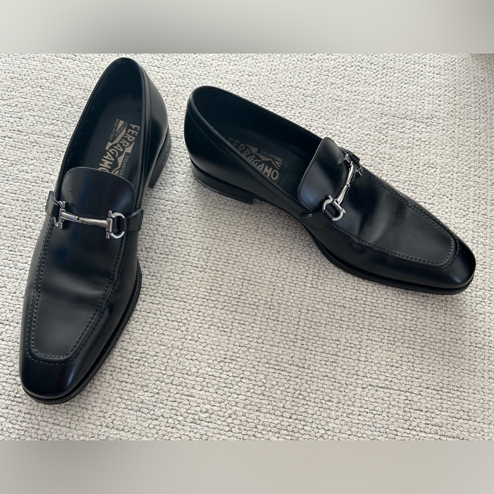 Men’s Black Salvatore Ferragamo Fenice Horsebit Loafers Size US 9 D/M